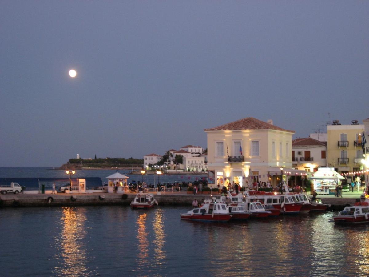Summer House In Spetses Luaran gambar